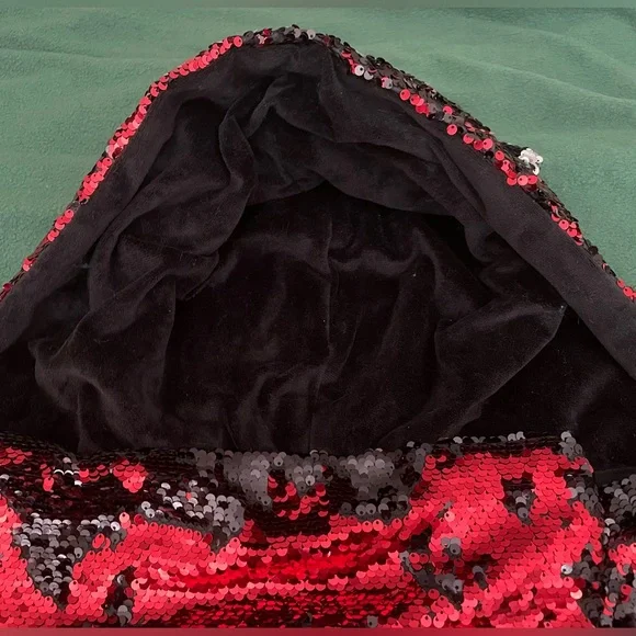 Minnie Mouse Reversible Sequin Hooded Blanket - Picture 5 of 11